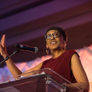 Meet your Posher, Maxine